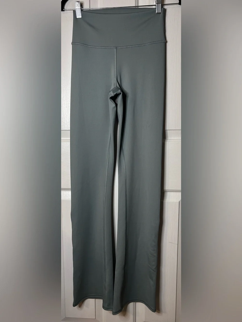 ALO Yoga Airlift Game Changer High Waist 7/8 Flare Leggings- Cosmic Grey/ Size M